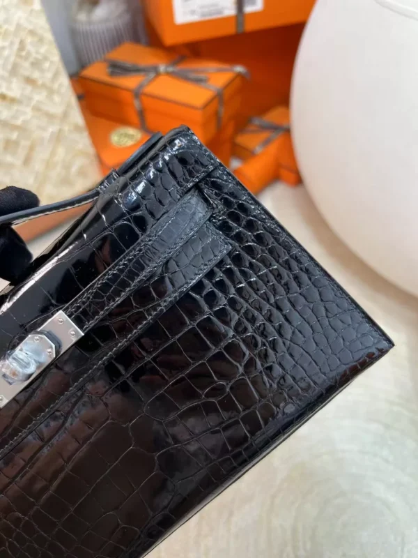 New Hermes 89 Noir Shiny Alligator Crocodile Kelly Pochette 22 Gold Hardware