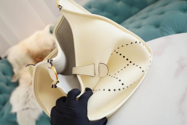 Hermes Handmade Boutique I2 Nata Clemence Leather Evelyne 29CM Gold Hardware