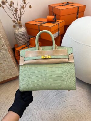 Saudi Arabia Riyadh Hermes Birkin Sellier 25 Matte Alligator 6U Vert D’eau Gold Hardware