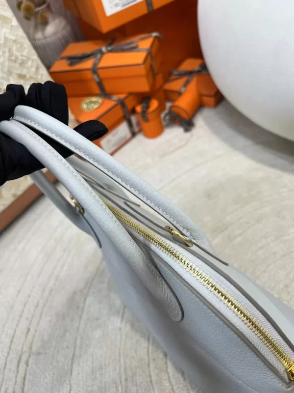 Australia Sydney Hermes 80 Gris Pearl Clemence Bolide 31CM Gold Hardware