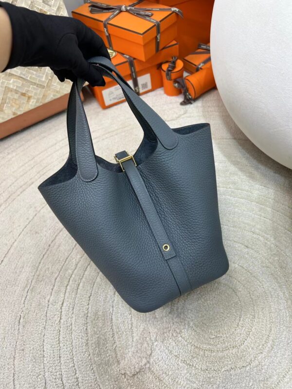 Hermes 63 Vert Amande Clemence Leather Picotin 18CM Gold Hardware
