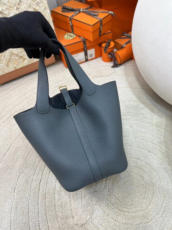 Hermes 63 Vert Amande Clemence Leather Picotin 18CM Gold Hardware