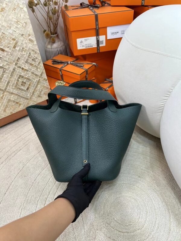 Kuwait Hermes Clemence Leather Picotin 22CM 6O Vert Cypress Gold Hardware