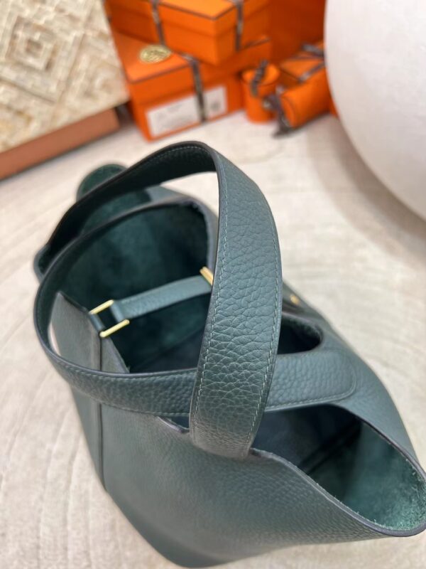 Kuwait Hermes Clemence Leather Picotin 22CM 6O Vert Cypress Gold Hardware
