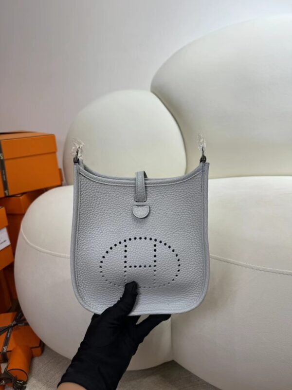 Kuwait Hermes Clemence Leather 08 Blue Pale Mini Evelyne 16CM Silver Hardware