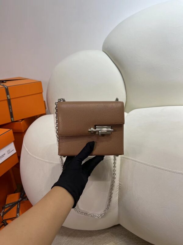 UAE Dubai Hermes Chevre Leather Verrou Mini 17CM 2J Quebracho Silver Hardware
