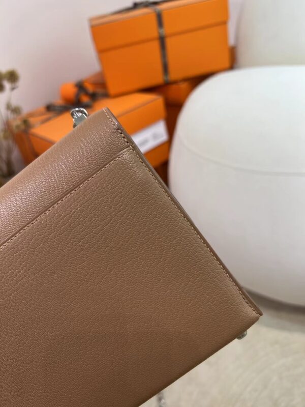 UAE Dubai Hermes Chevre Leather Verrou Mini 17CM 2J Quebracho Silver Hardware
