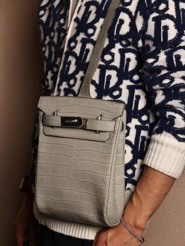 GPC Mode Hermes Hac A Dos Matte Crocodile 0V Gris Ciment Men’s Chest Bag PHW Hardware