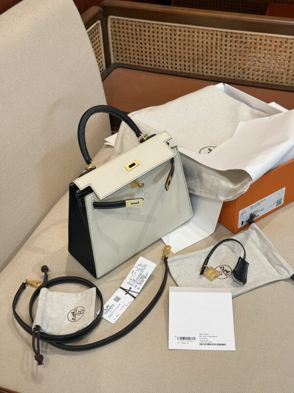 GPC Mode Kelly Sellier 25CM 10 Craie / 89 Black Frosted Epsom Leather Luxury Women’s Bag GHW