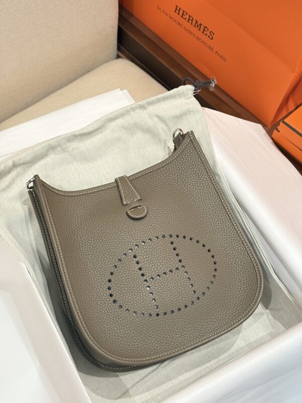 GPC Mode Evelyne 23CM TC Leather CK18 Etoupe PHW Hardware