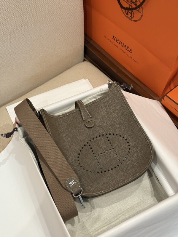 GPC Mode Evelyne 23CM TC Leather CK18 Etoupe PHW Hardware